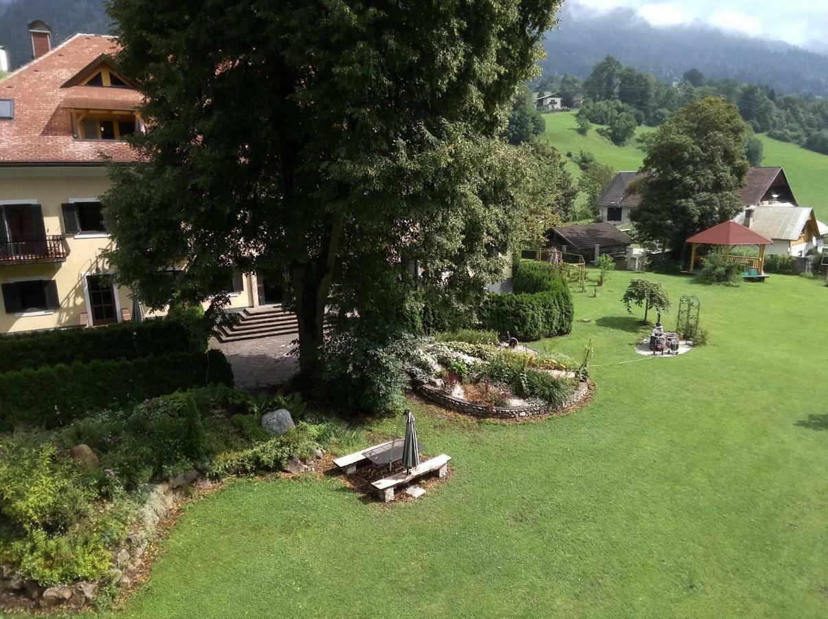 Garten- & Loggia-Appartement Herrenhaus Dellach im Drautal エクステリア 写真